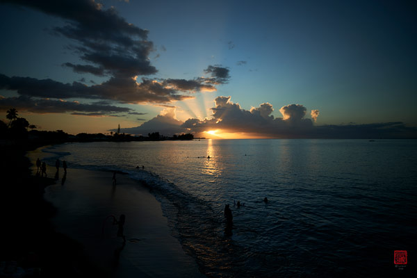 Coucher soleil plage Taaone © Laurent Minh 2019