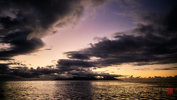 Tombée de jour sur Moorea © Laurent Minh 2019